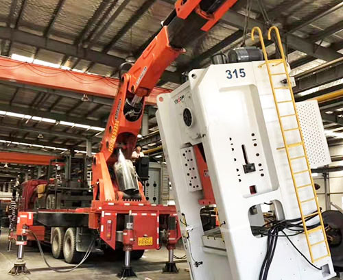 漳浦县附近随车吊出租，轻松解决运输难题