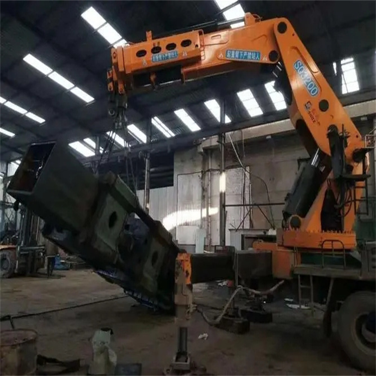 漳浦县130吨折臂吊车出租吊机租赁附近电话