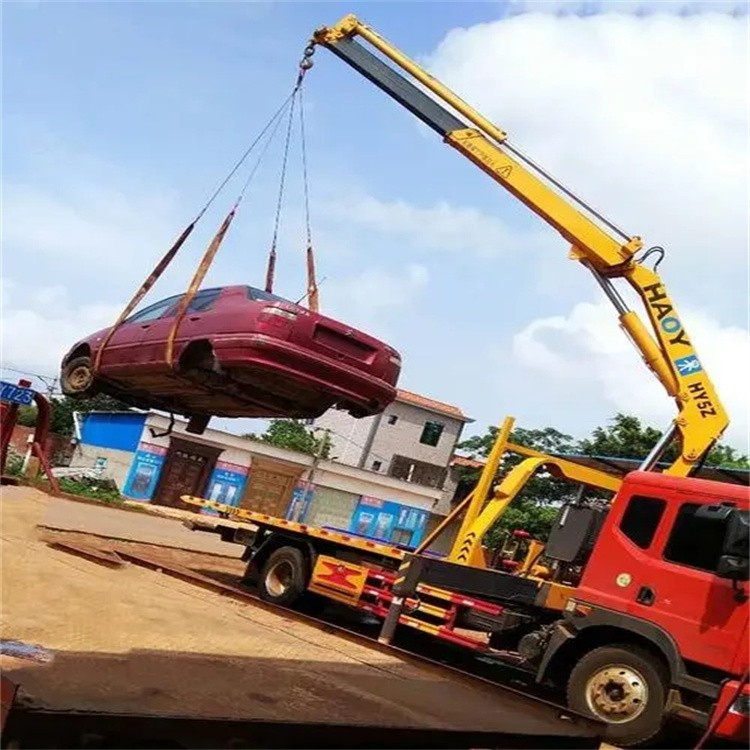 漳浦县吊车吊汽车的正确方法